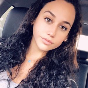 Meet your Posher, Abby